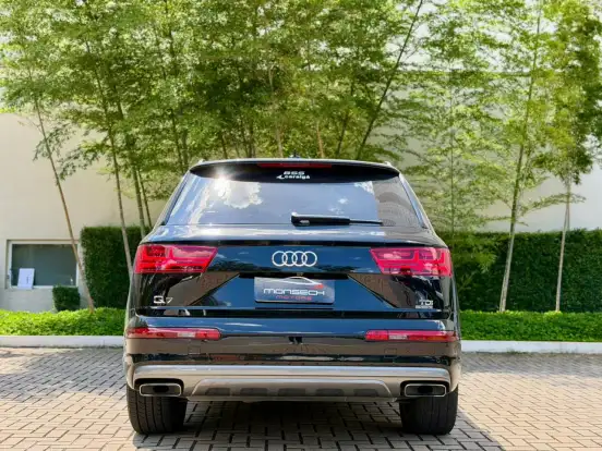AUDI-Q7-2017