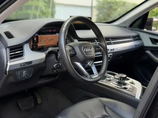 AUDI-Q7-2017