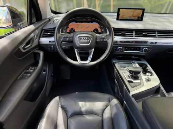 AUDI-Q7-2017