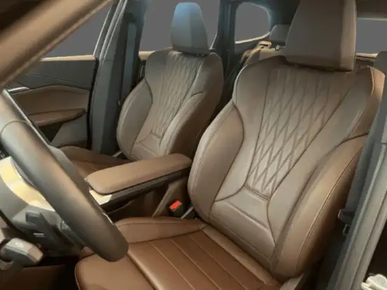 BMW-iX1-2025