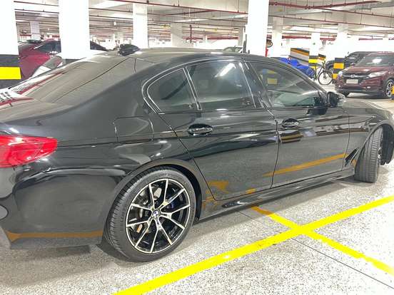 BMW-530i-2.0 16V TURBO GASOLINA M SPORT AUTOMÁTICO BMW-530i-2018