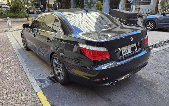BMW-550i-4.8 SEDAN V8 32V GASOLINA 4P AUTOMÁTICO BMW-550i-2007