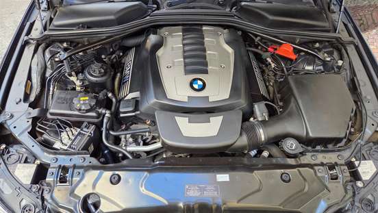 BMW-550i-4.8 SEDAN V8 32V GASOLINA 4P AUTOMÁTICO BMW-550i-2007