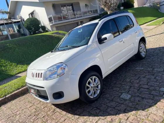 FIAT UNO 1.0 EVO VIVACE 8V FLEX 4P MANUAL
