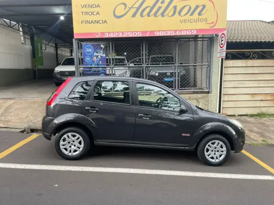 FORD FIESTA 1.6 ROCAM HATCH 8V FLEX 4P MANUAL