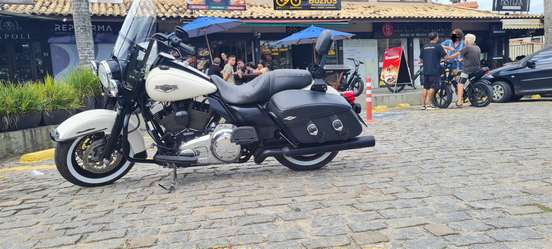 HARLEY-DAVIDSON-ROAD KING CLASSIC-2015