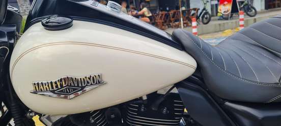 HARLEY-DAVIDSON-ROAD KING CLASSIC-2015