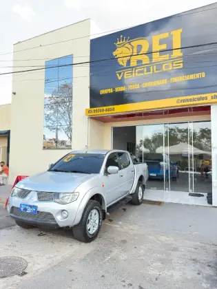 MITSUBISHI L200 2.5 GL 4X4 CD 8V TURBO DIESEL 4P MANUAL MITSUBISHI L200 2.5 GL 4X4 CD 8V TURBO DIESEL 4P MANUAL