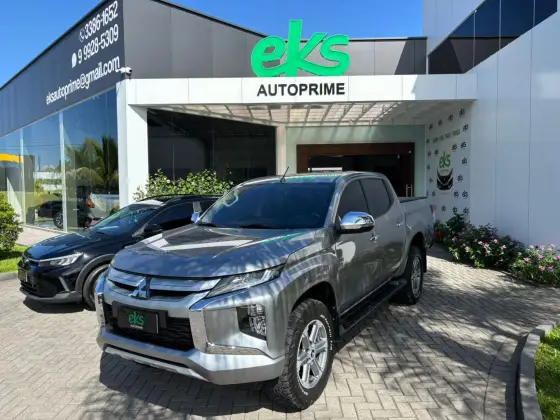 MITSUBISHI L200 TRITON 2.4 16V TURBO DIESEL SPORT HPE CD 4P 4X4 AUTOMÁTICO MITSUBISHI L200 TRITON 2.4 16V TURBO DIESEL SPORT HPE CD 4P 4X4 AUTOMÁTICO