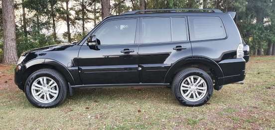 MITSUBISHI-PAJERO FULL-2011