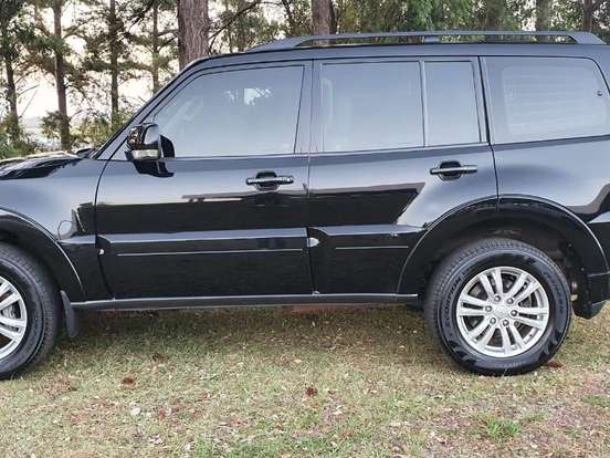 MITSUBISHI-PAJERO FULL-3.8 HPE 4X4 V6 24V GASOLINA 4P AUTOMÁTICO MITSUBISHI-PAJERO FULL-2011