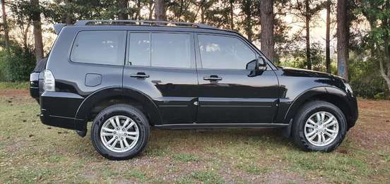 MITSUBISHI-PAJERO FULL-2011