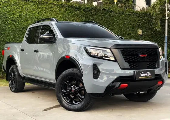 NISSAN FRONTIER 2.3 16V TURBO DIESEL PRO4X CD 4X4 AUTOMÁTICO