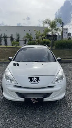 PEUGEOT 207 1.4 XR 8V FLEX 4P MANUAL PEUGEOT 207 1.4 XR 8V FLEX 4P MANUAL