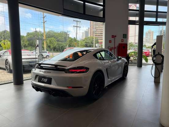 PORSCHE-718-2025