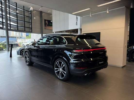 PORSCHE-CAYENNE-2025