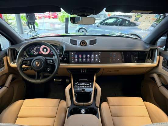PORSCHE-CAYENNE-2025