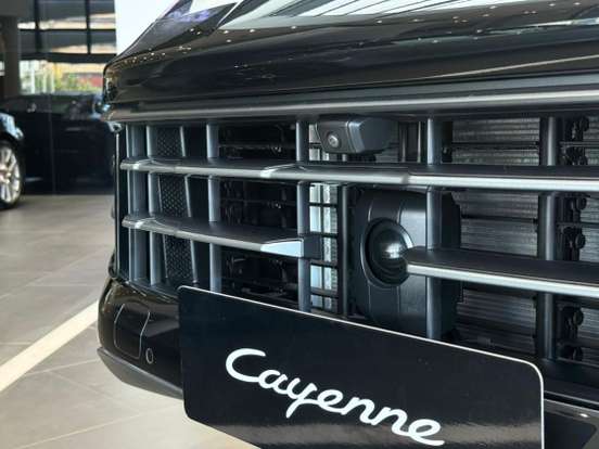 PORSCHE-CAYENNE-2025