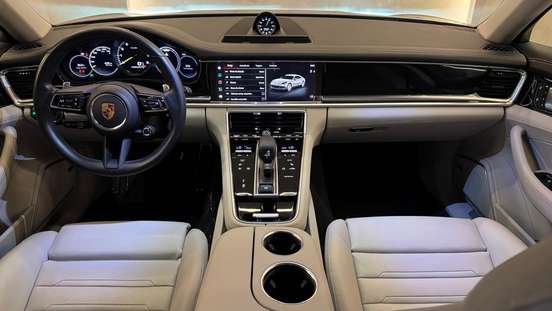 PORSCHE-PANAMERA-2023
