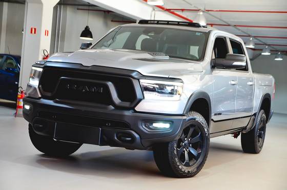 RAM 1500 5.7 V8 GASOLINA REBEL CD 4X4 AUTOMÁTICO