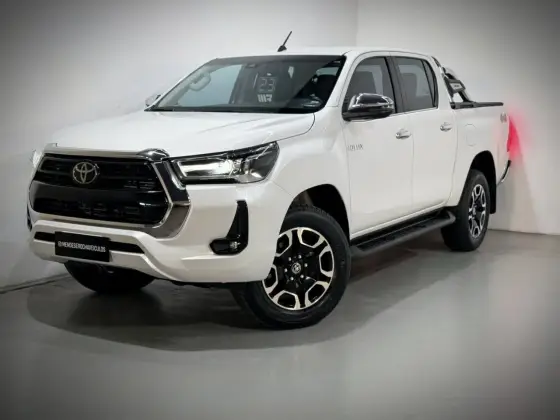 TOYOTA HILUX 2.8 D-4D TURBO DIESEL CD SRX 4X4 AUTOMÁTICO
