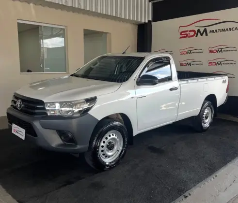 TOYOTA HILUX 2.8 D-4D TURBO DIESEL CS 4X4 MANUAL TOYOTA HILUX 2.8 D-4D TURBO DIESEL CS 4X4 MANUAL