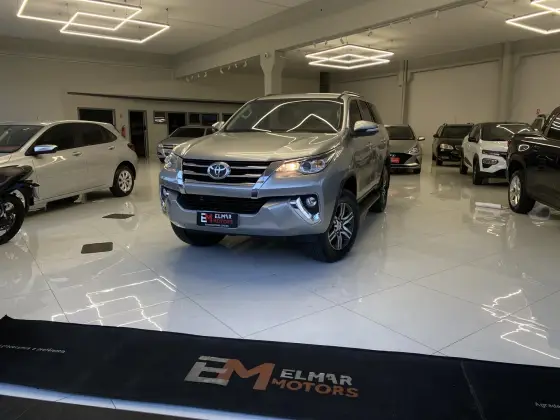 TOYOTA HILUX SW4 2.7 SR 4X2 16V FLEX 4P AUTOMÁTICO TOYOTA HILUX SW4 2.7 SR 4X2 16V FLEX 4P AUTOMÁTICO
