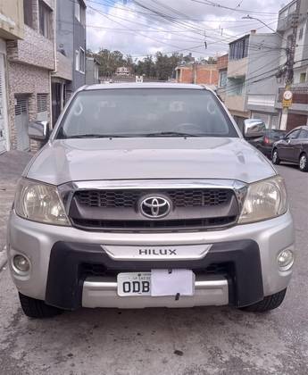 TOYOTA HILUX 2.5 STD 4X4 CD 16V TURBO DIESEL 4P MANUAL