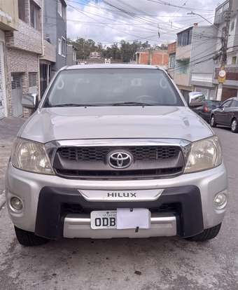 TOYOTA-HILUX-2011