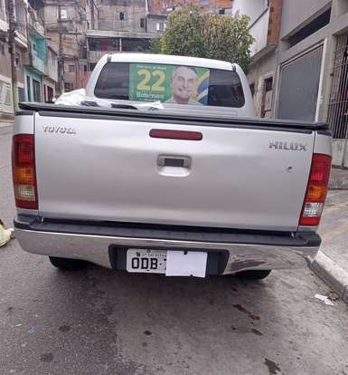 TOYOTA-HILUX-2011
