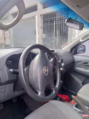 TOYOTA-HILUX-2011