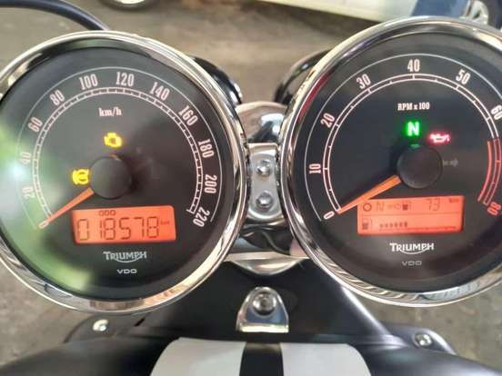 TRIUMPH-ROCKET III ROADSTER TRIUMPH-ROCKET III ROADSTER-2015