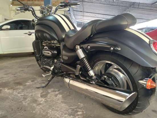 TRIUMPH-ROCKET III ROADSTER TRIUMPH-ROCKET III ROADSTER-2015