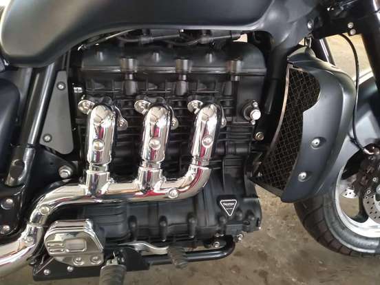 TRIUMPH-ROCKET III ROADSTER TRIUMPH-ROCKET III ROADSTER-2015