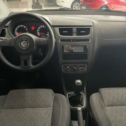 VOLKSWAGEN-FOX-2013