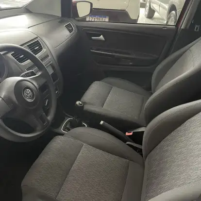 VOLKSWAGEN-FOX-2013