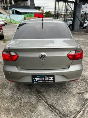 VOLKSWAGEN-VOYAGE-2012