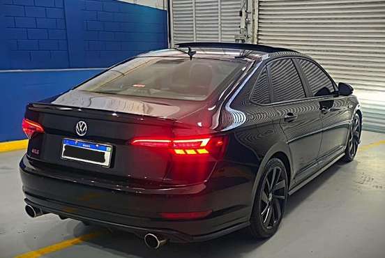 VOLKSWAGEN-JETTA-2021