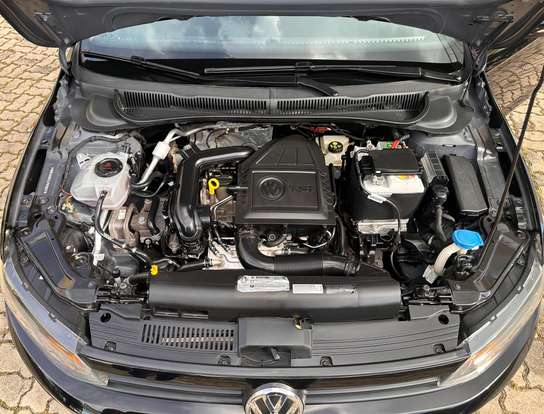 VOLKSWAGEN-POLO-2019