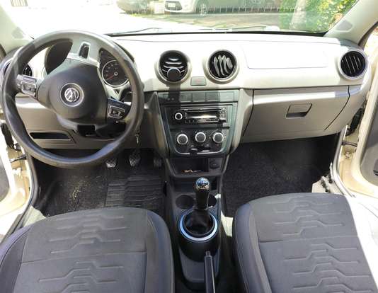 VOLKSWAGEN-SAVEIRO-2012