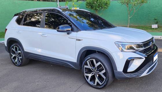 VOLKSWAGEN TAOS 1.4 250 TSI TOTAL FLEX HIGHLINE AUTOMÁTICO