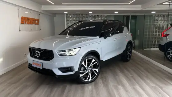 VOLVO XC40 1.5 T5 RECHARGE R-DESIGN GEARTRONIC VOLVO XC40 1.5 T5 RECHARGE R-DESIGN GEARTRONIC