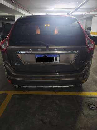 VOLVO-XC60-2015