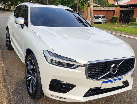 VOLVO-XC60-2018