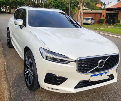 VOLVO-XC60-2018