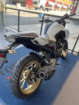 YAMAHA-FZ25 FAZER CONNECTED ABS-2025