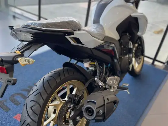 YAMAHA-FZ25 FAZER CONNECTED ABS YAMAHA-FZ25 FAZER CONNECTED ABS-2025