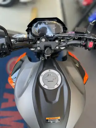 YAMAHA-FZ25 FAZER CONNECTED ABS-2025