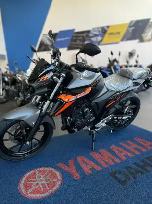 YAMAHA-FZ25 FAZER CONNECTED ABS-2025