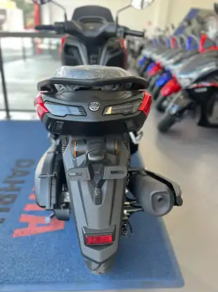 YAMAHA-NMAX CONNECTED 160 ABS-2025
